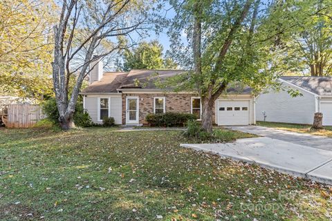 7911 Latchington Court Charlotte NC 28227