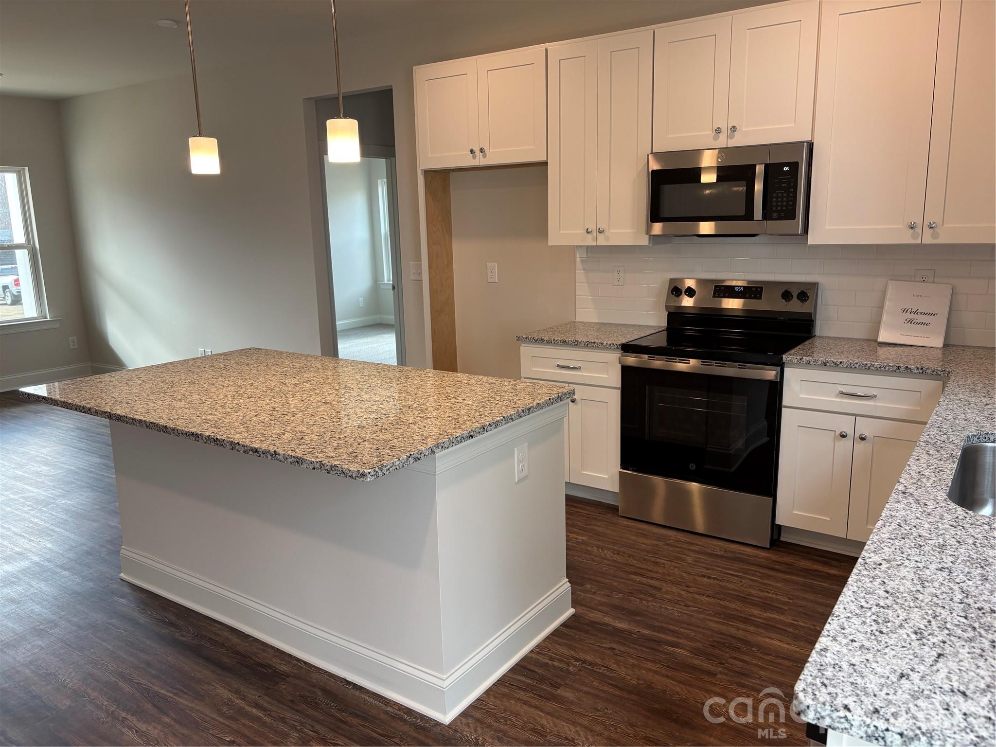 605 E Hartford Avenue