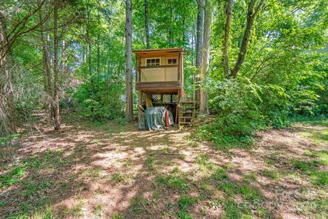 A home in Huntersville