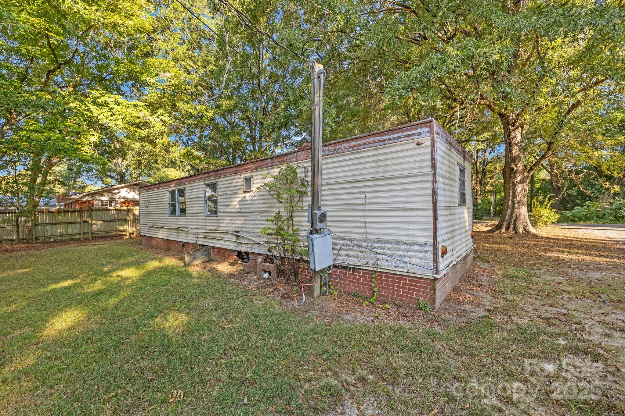 112 Shady Lane