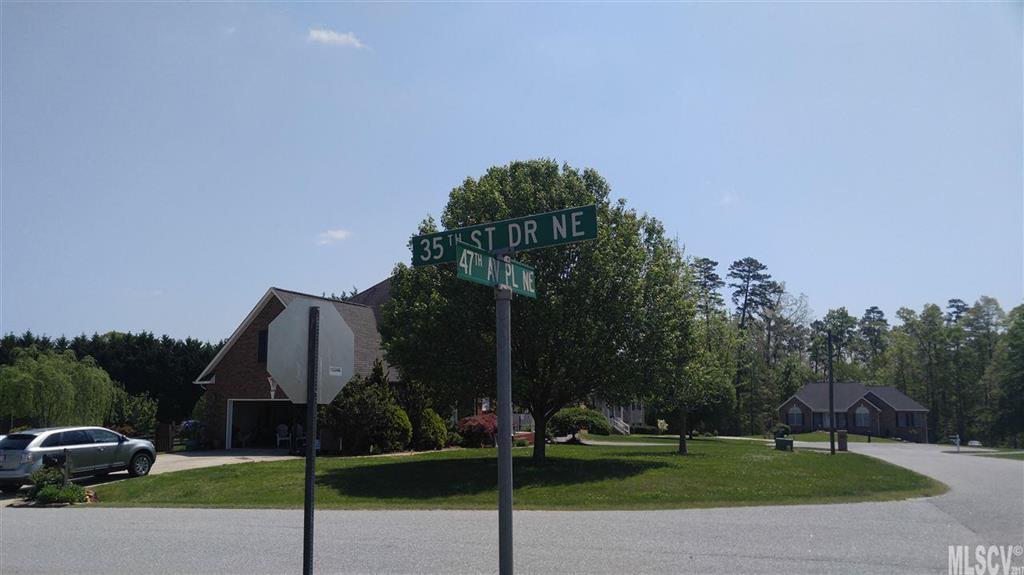 Wandering Meadows - Land