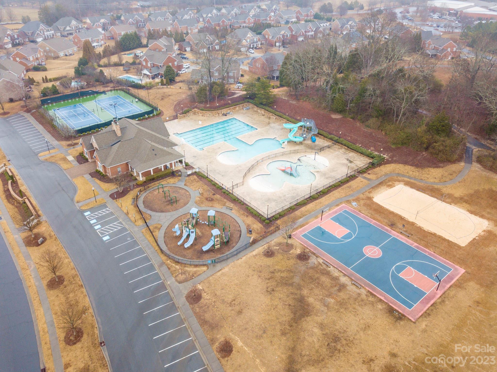 The Chimneys Of Marvin - Residential