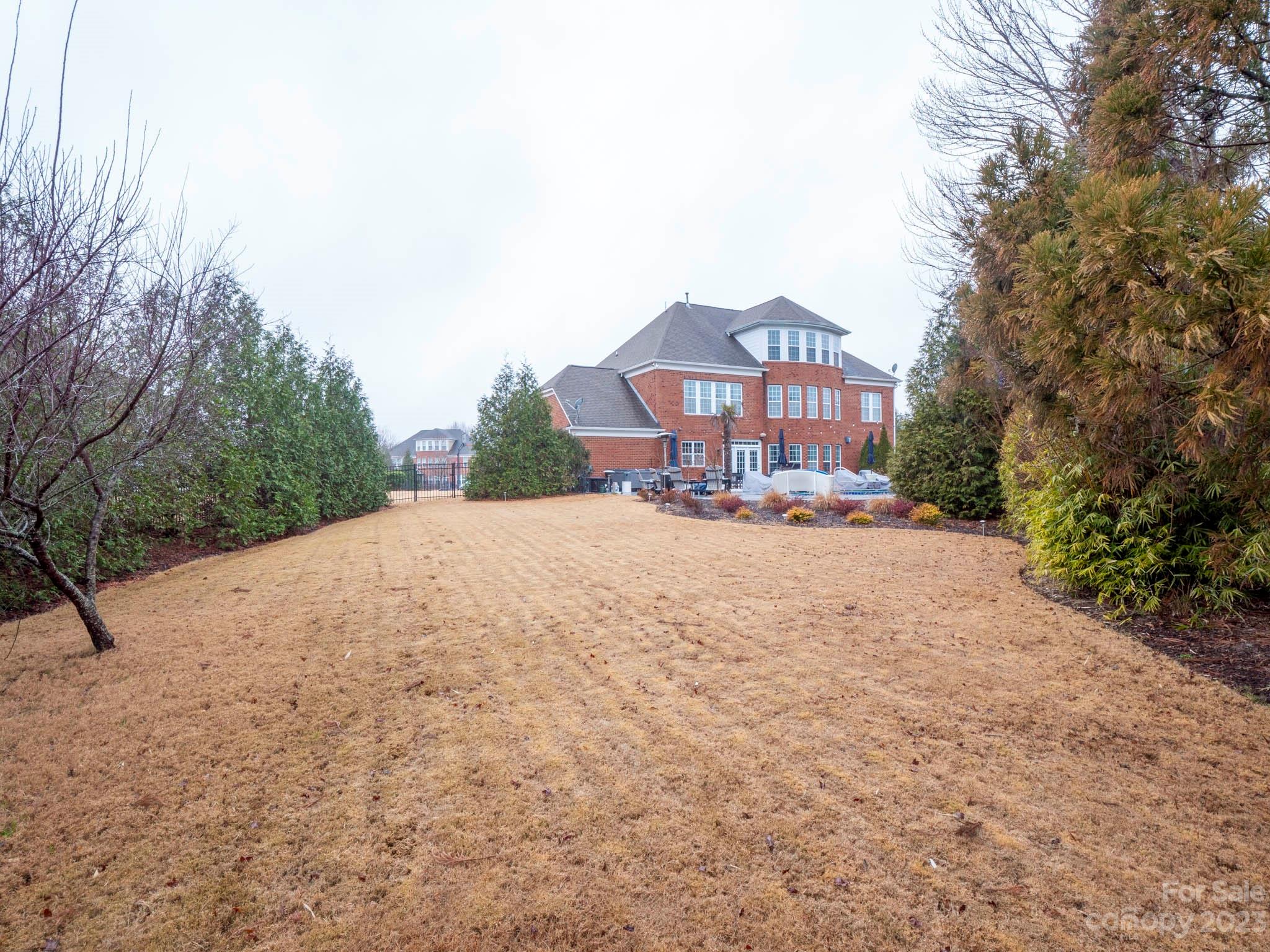 The Chimneys Of Marvin - Residential