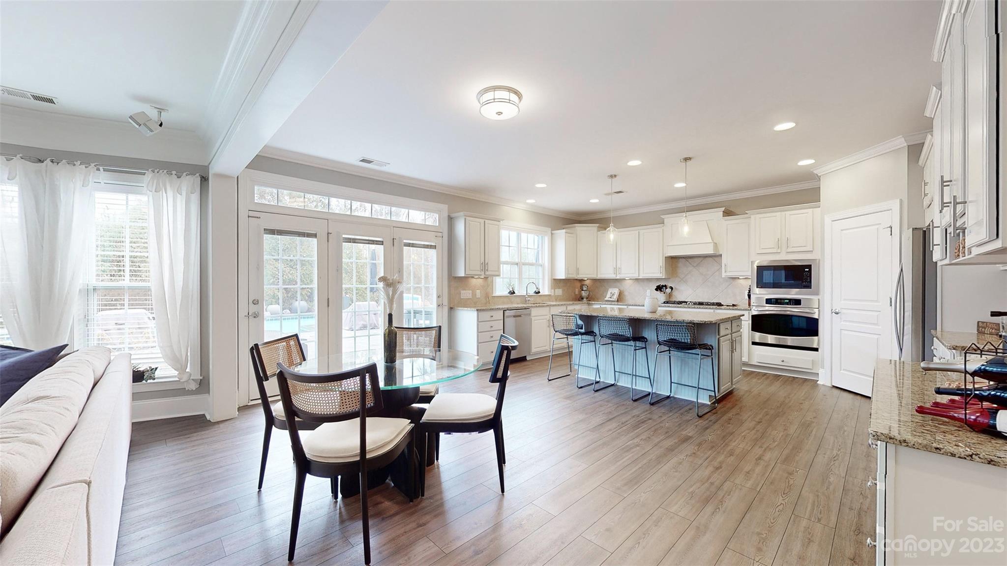 The Chimneys Of Marvin - Residential