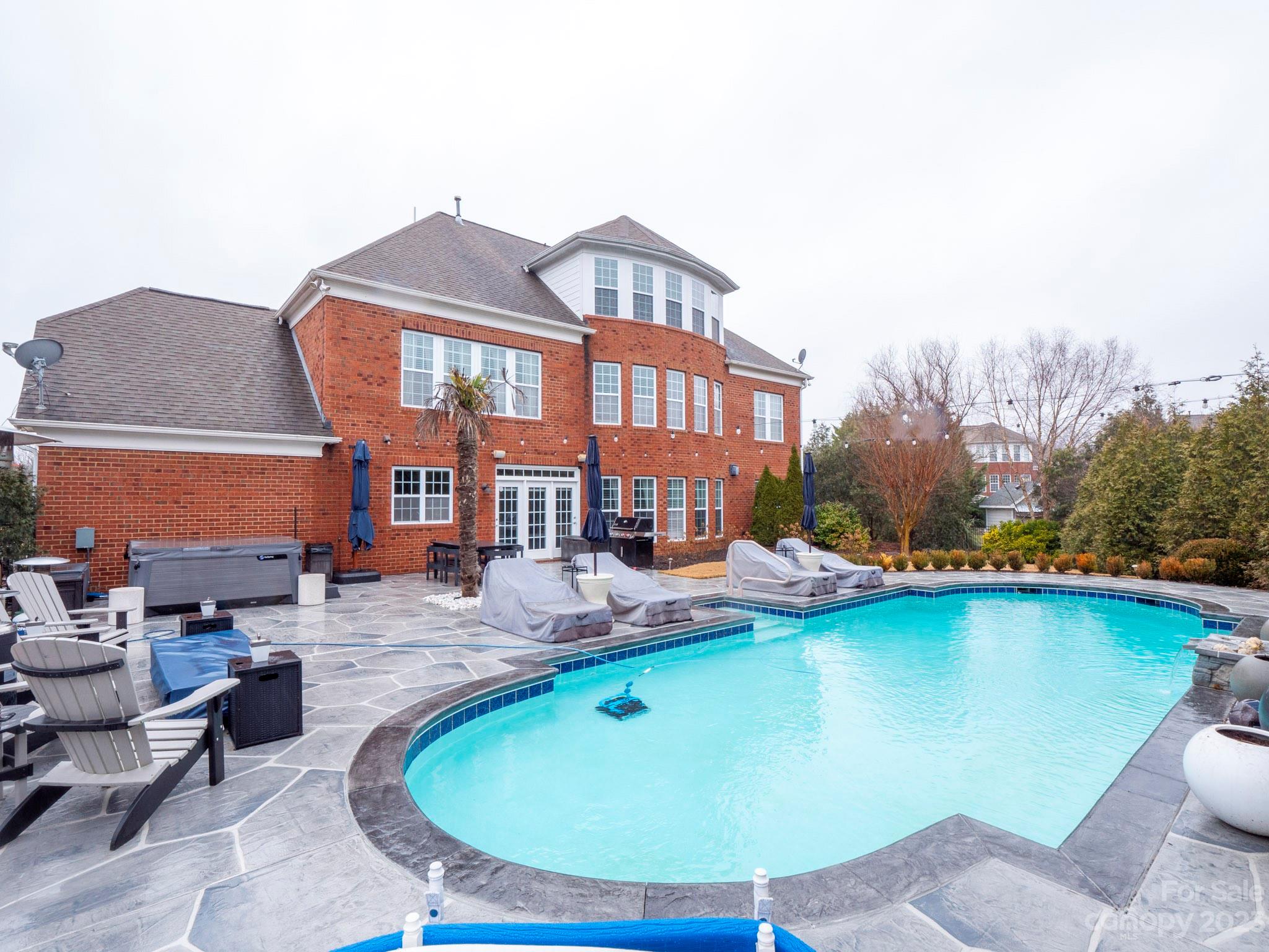 The Chimneys Of Marvin - Residential