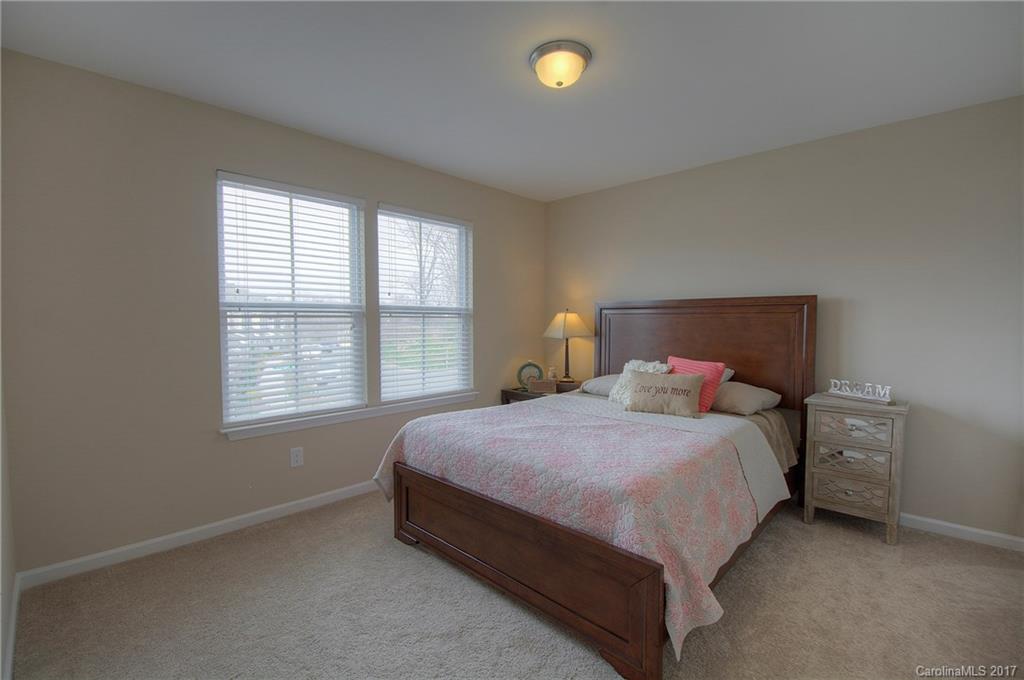 The Oaks At Mcilwaine - Residential