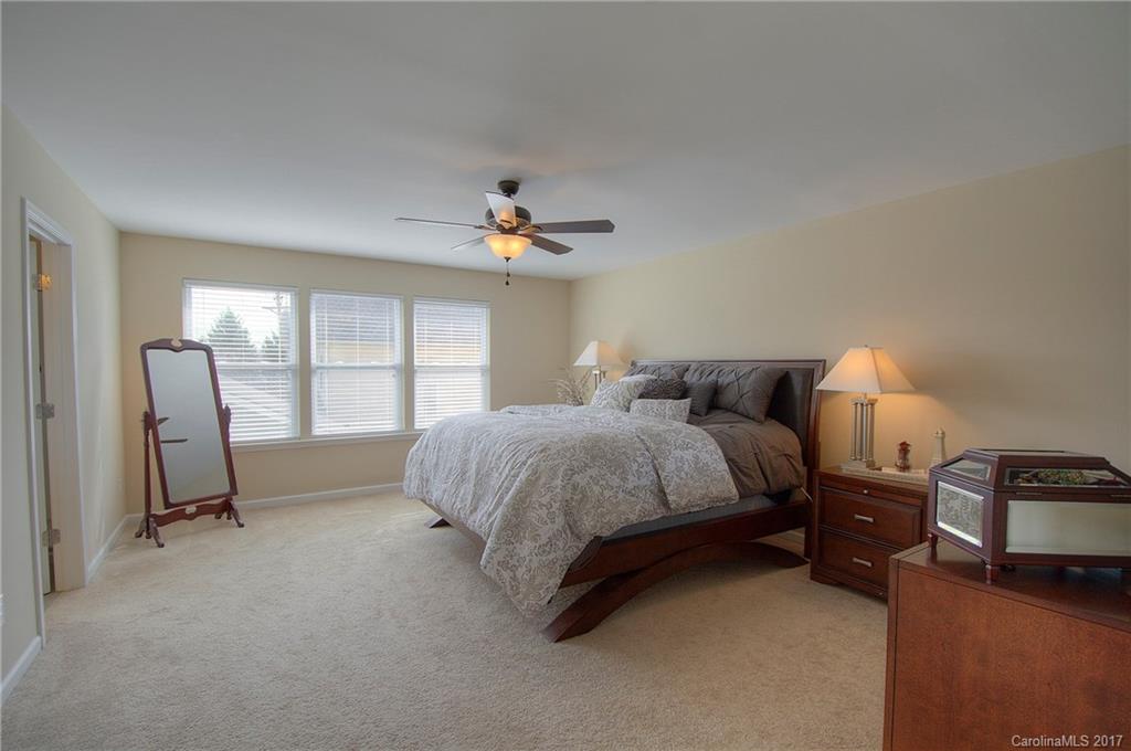 The Oaks At Mcilwaine - Residential