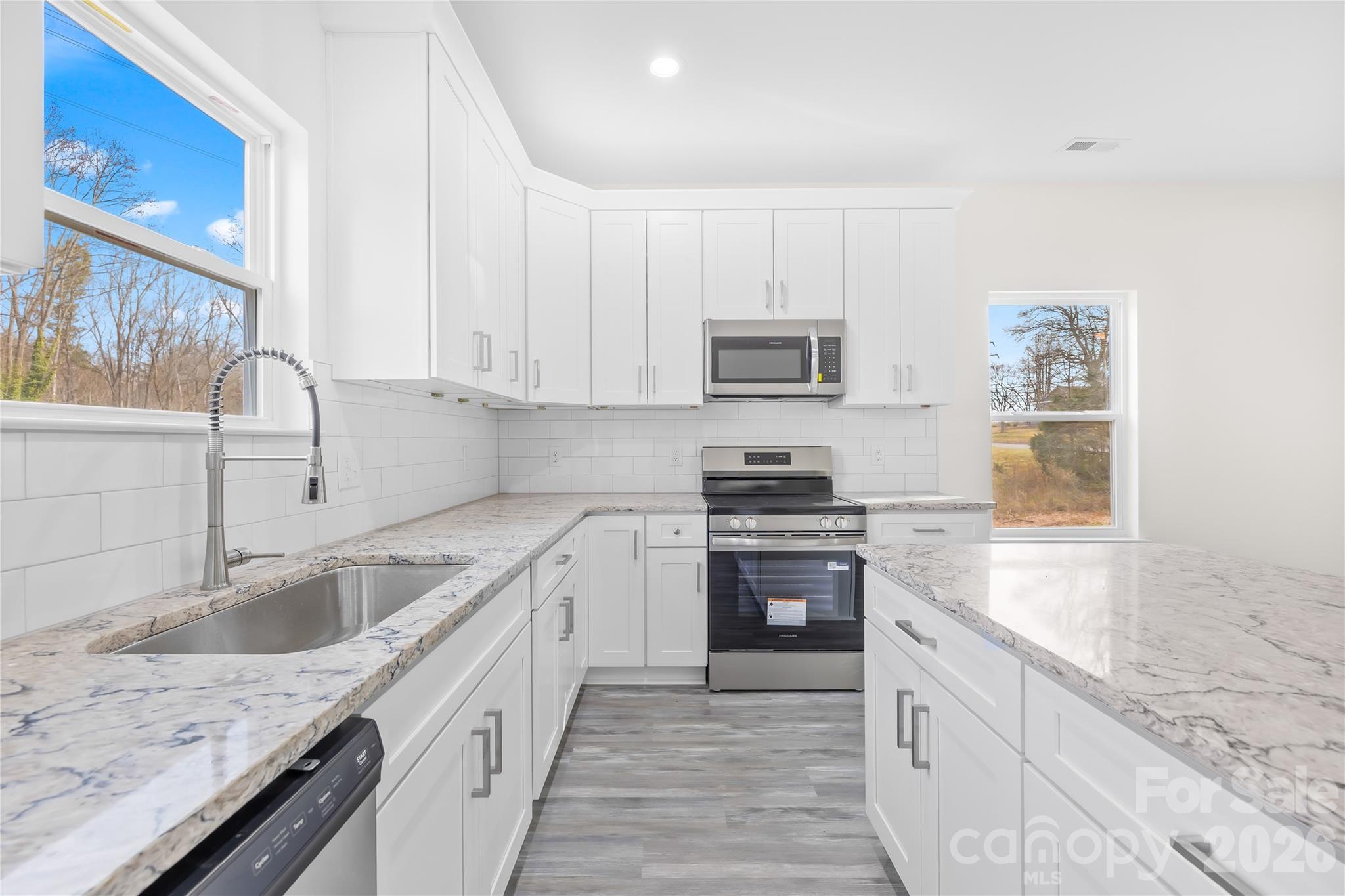 115 S Railroad Avenue