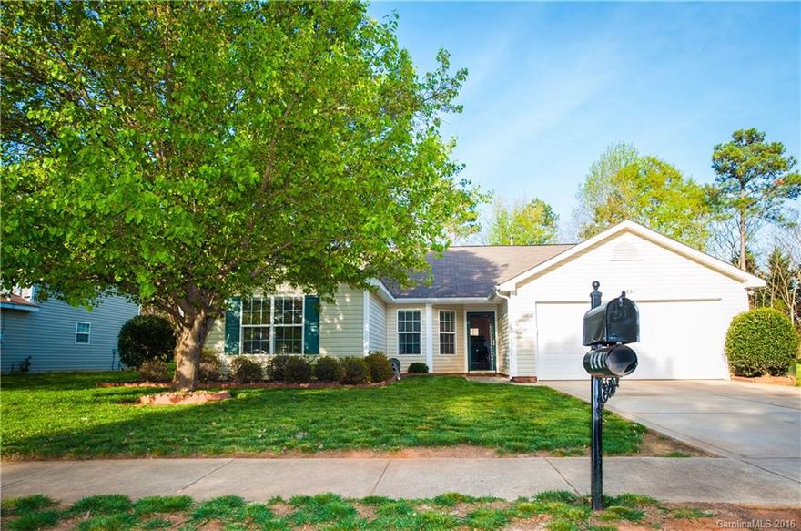 Looking for an open floor plan in an established neighborhood? Well, this is the house for you! Step inside on the gleaming hardwood floors - then view the spacious bedrooms with NEW carpet. The master bathroom has dual vanities, garden tub & separate shower. New HVAC system installed in 2015. Upgraded kitchen cabinets & beautiful light fixtures throughout.  Awesome location with low HOA dues. Home warranty & outside storage shed included.