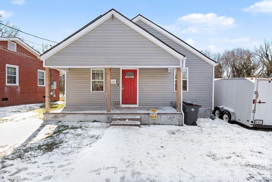 Single-family home completely renovated in 2023. Features solar panels for excellent energy efficiency. Located on a quiet street with no HOA. Includes a newly added 2025 utility shed in the backyard. Conveniently within walking distance to Salisbury’s historic sites.