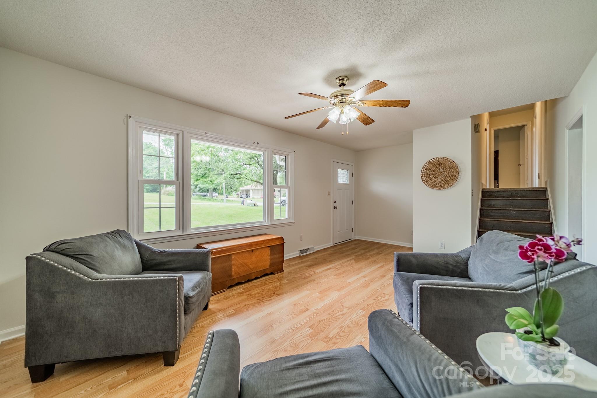 178 Woodland Drive SW
