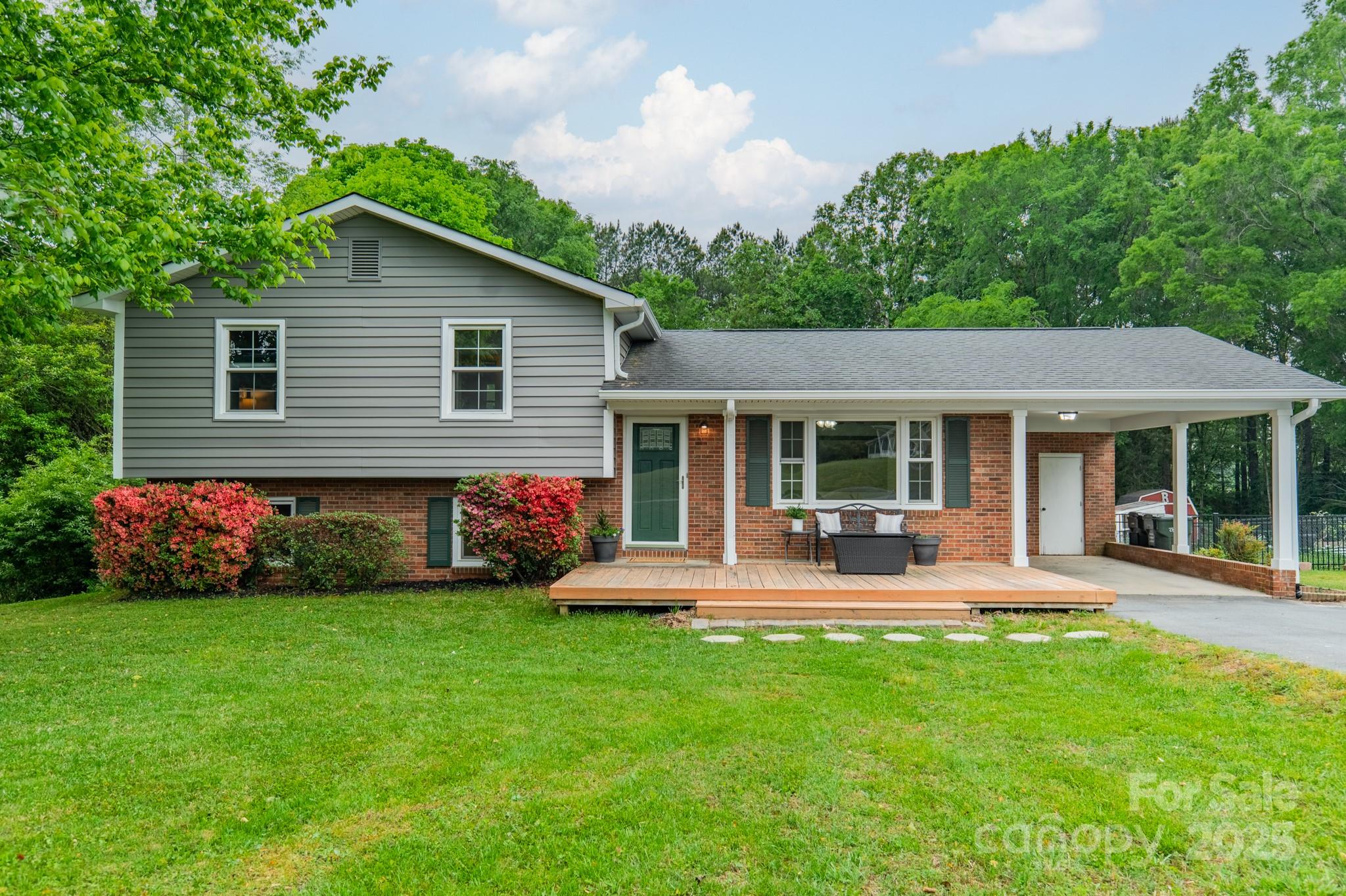 178 Woodland Drive SW