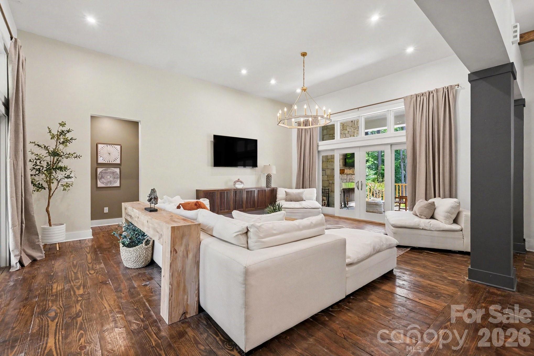 Riverchase Estates - Residential