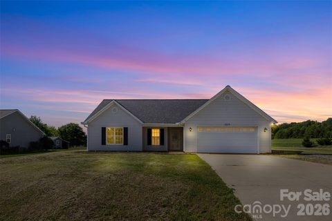 1575 Windy Holly Lane Newton NC 28658