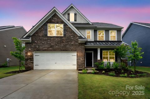 17812 New Mark Avenue Charlotte NC 28278