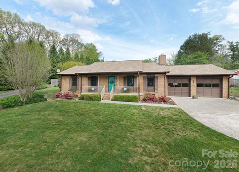 Photo of 15 Pinedale Road, Asheville, NC 28805 (MLS # 4374153)