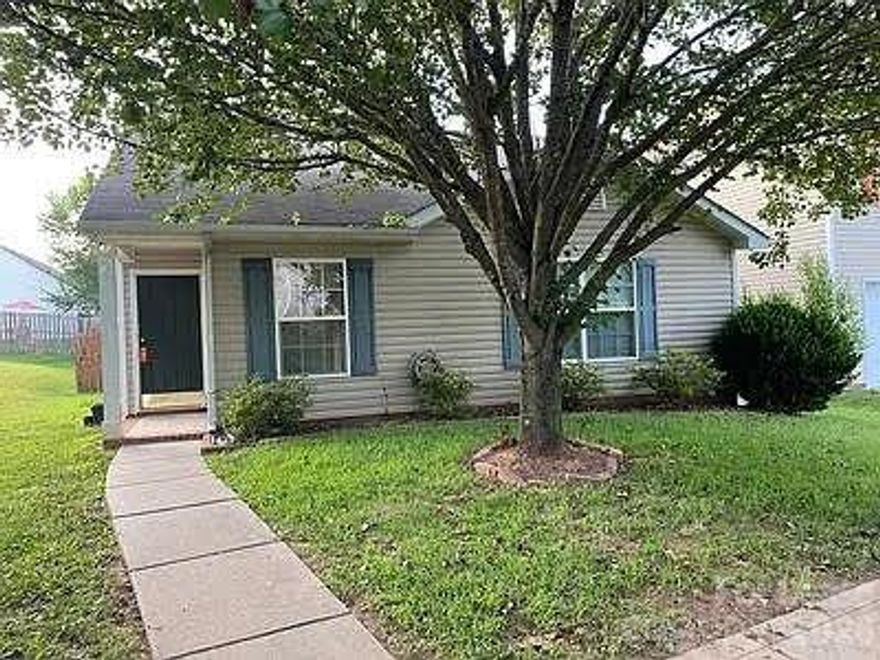 Cozy, clean, and move-in ready, this 3-bedroom, 2-full-bath home offers an open floor plan with beautiful hardwood floors, fresh paint, and new carpet throughout. The eat-in kitchen is bright and welcoming perfect for everyday meals and easy hosting.

Enjoy a spacious fenced backyard for relaxing, grilling, or letting your small pet get some fresh air (small pets allowed). Set in a Harrions Park just north of downtown Waxhaw, you'll be close to local shops, dining, and daily essentials.