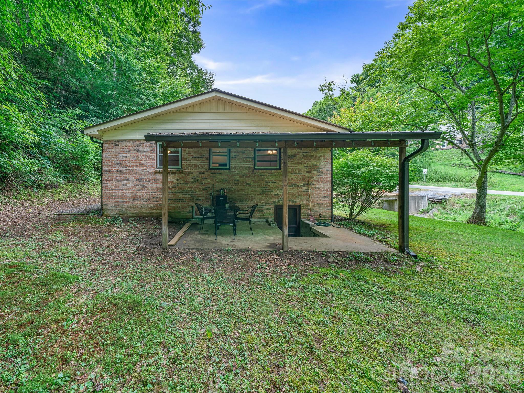 915 Little Creek Road