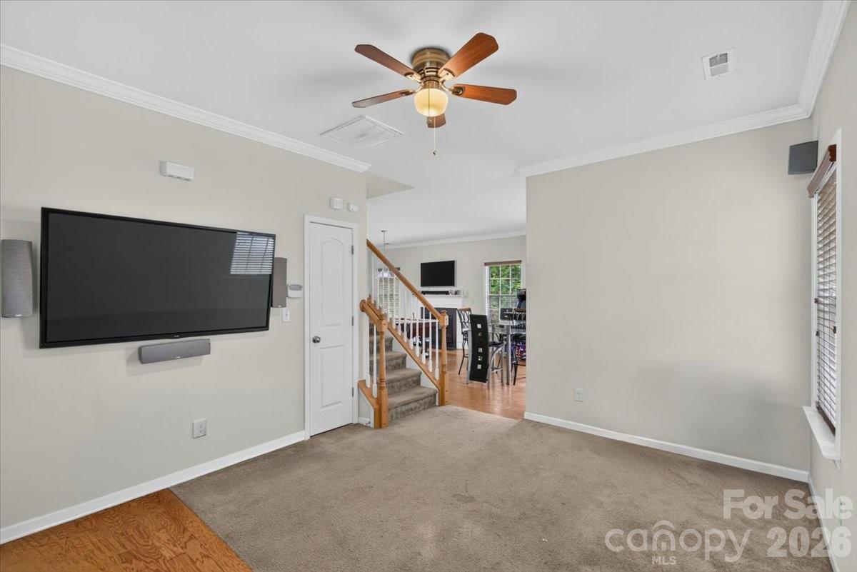 3323 Mortemer Lane