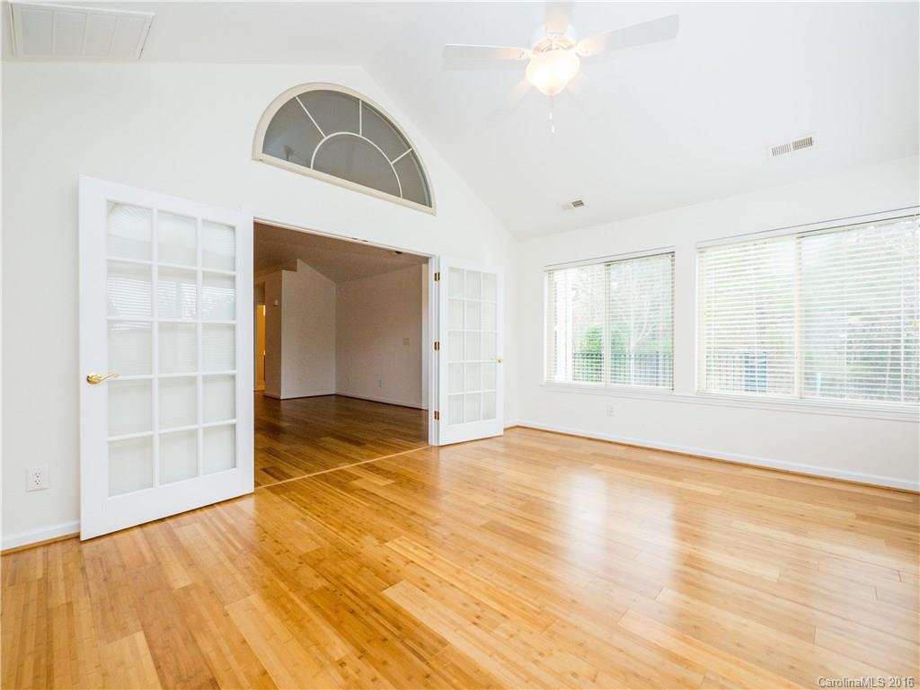 Stone Crest Villas - Residential