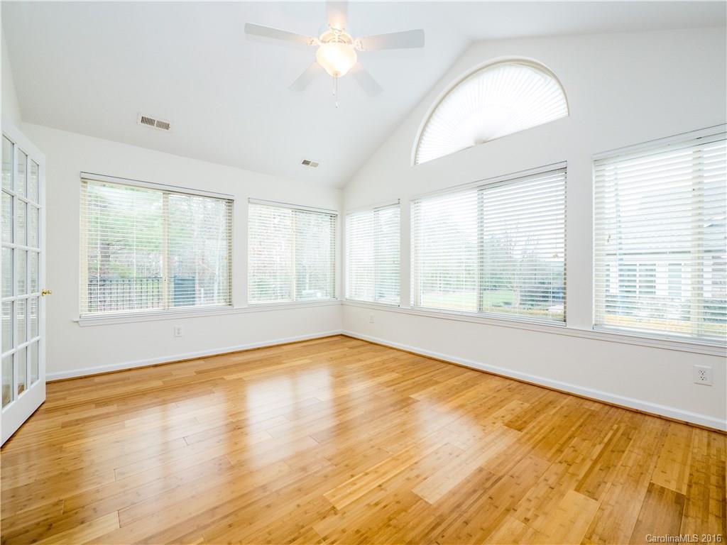 Stone Crest Villas - Residential