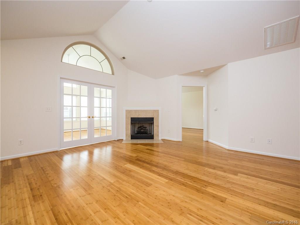 Stone Crest Villas - Residential