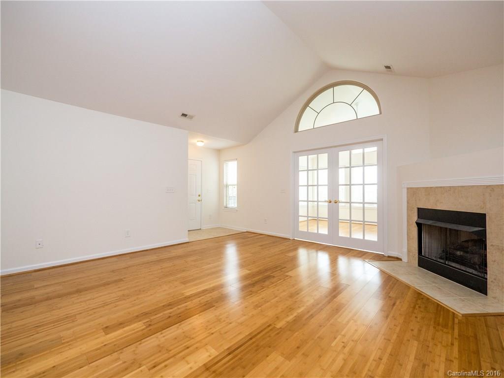 Stone Crest Villas - Residential