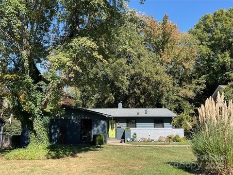 Photo of 3951 Winfield Drive, Charlotte, NC 28205 (MLS # 4311588)