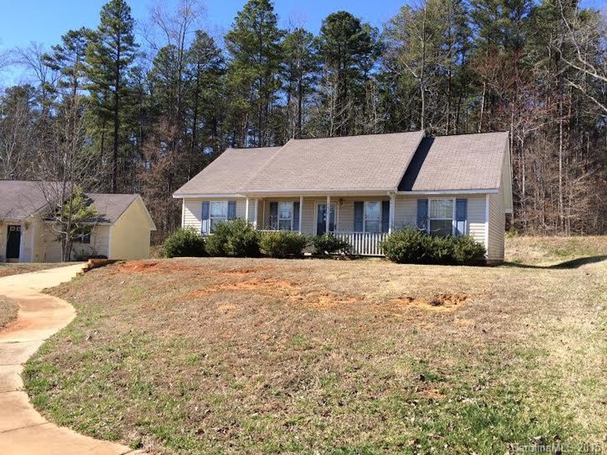 This property has 3 bedrooms and 2 bathrooms. Large front yard, great for outdoor activities. A long, wide driveway allows for multiple cars to be parked. Enjoy the fireplace on chilly Charlotte winter days! Easy access to Fred D. Alexander Boulevard and Freedom Drive!