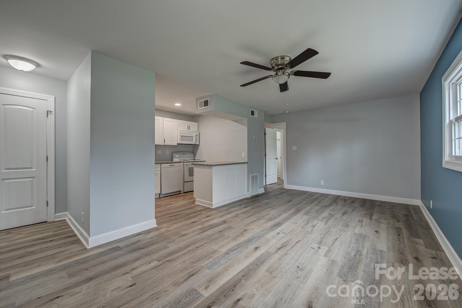1048 Avondale Road 14