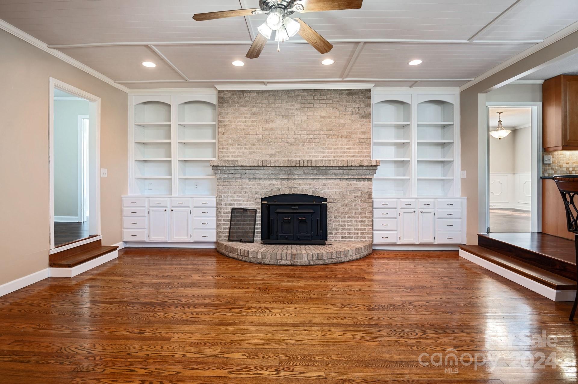 Country Club Estates - Residential