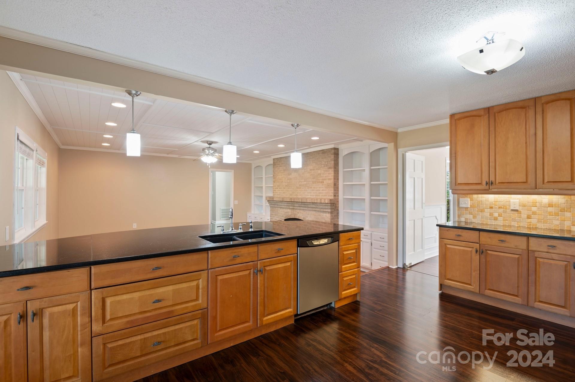 Country Club Estates - Residential