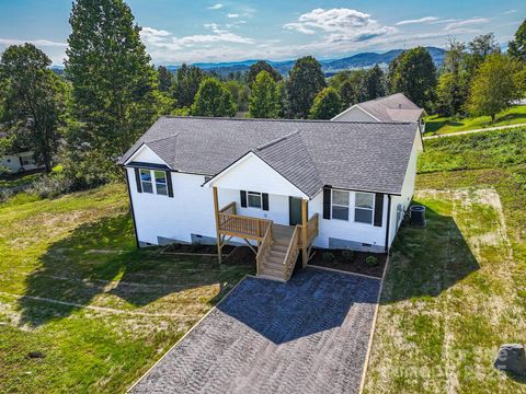 Photo of 271 Freeman Place Trail, Hendersonville, NC 28792 (MLS # 4275699)