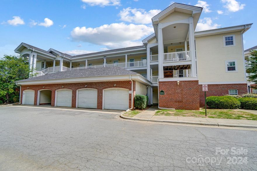 Discover contemporary urban living in this inviting 2 bedroom, 2 bathroom condo located in University City. Shopping, restaurants, entertainment, and University are minutes away. Upon entering the home, you will be welcomed by an open floor plan, a kitchen that is outfitted with modern cabinetry, and a living room that features ample space for relaxation and entertaining. The primary bedroom offers a tranquil retreat with en-suite bathroom and walk-in closet. The second bedroom is spacious and is served by a well-appointed full bathroom. Additional features include a detached garage unit, a screened in porch, and a community pool.