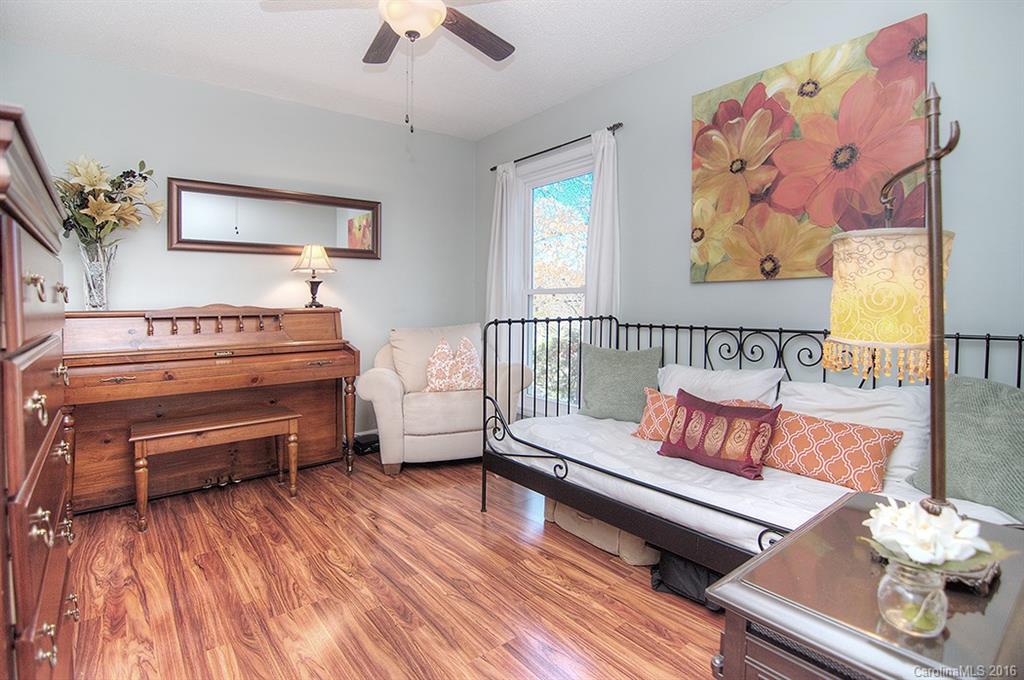 Tega Cay - Residential