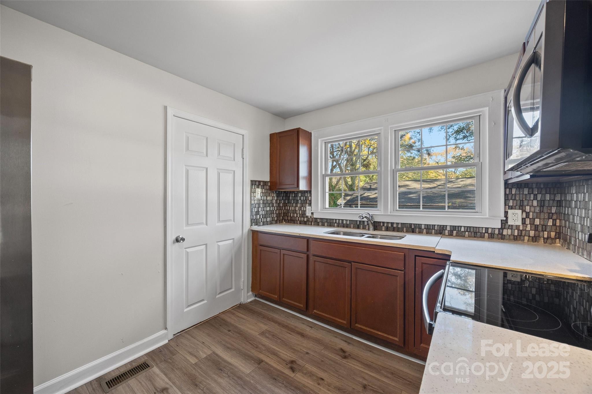 Unknown - Residential Lease