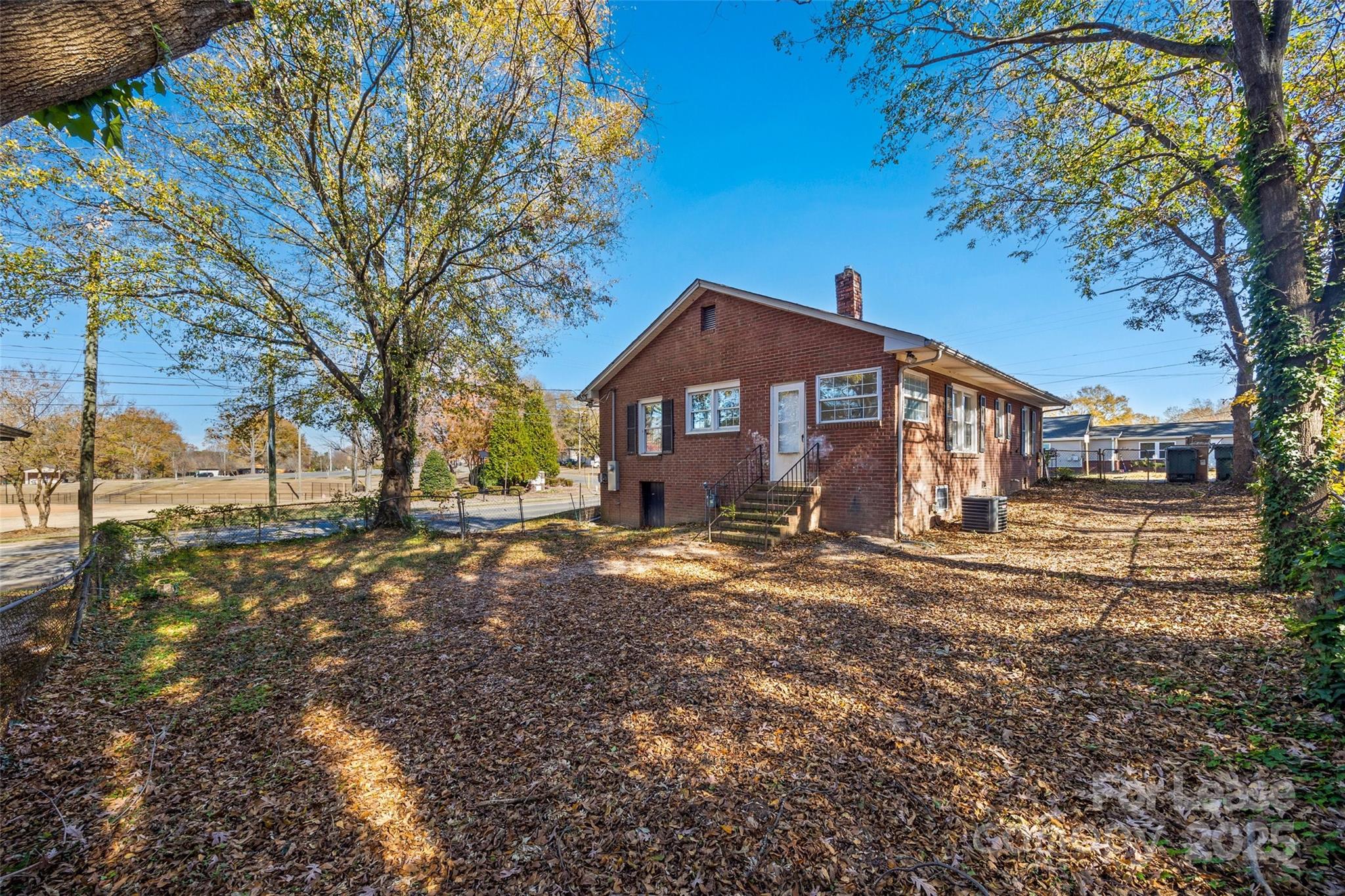 Unknown - Residential Lease