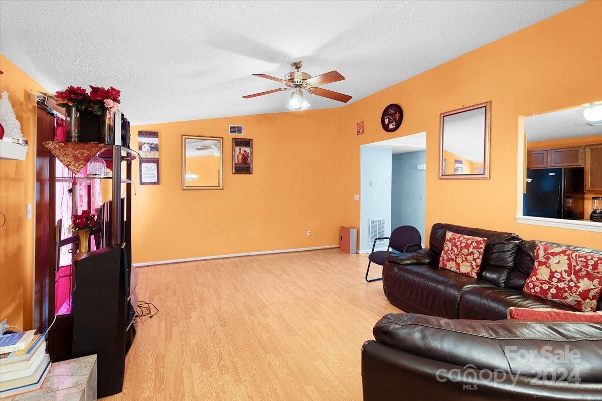 Steele Oaks - Residential