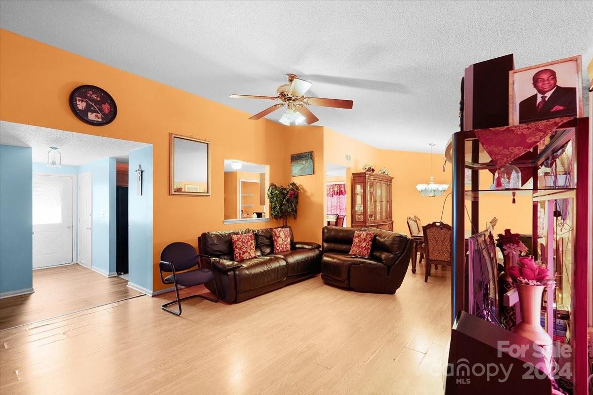 Steele Oaks - Residential