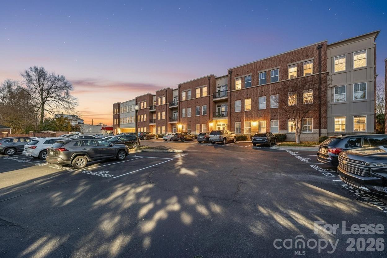 2938 Selwyn Avenue 108