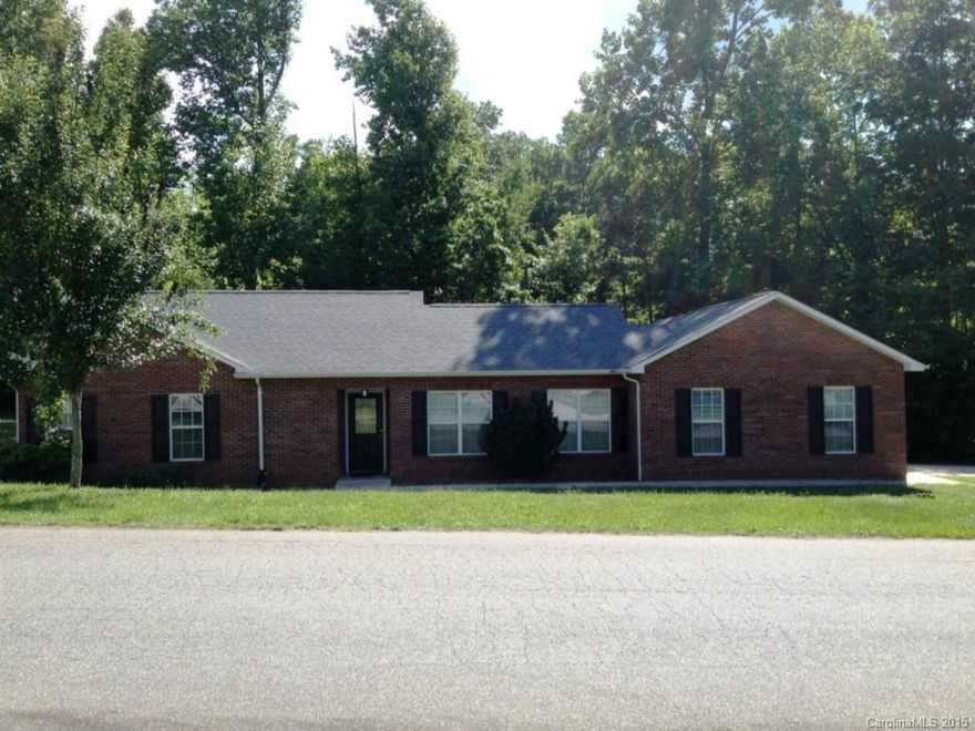 Beautiful, like new brick front ranch has a single car garage and a large covered concrete patio.  Move in ready.