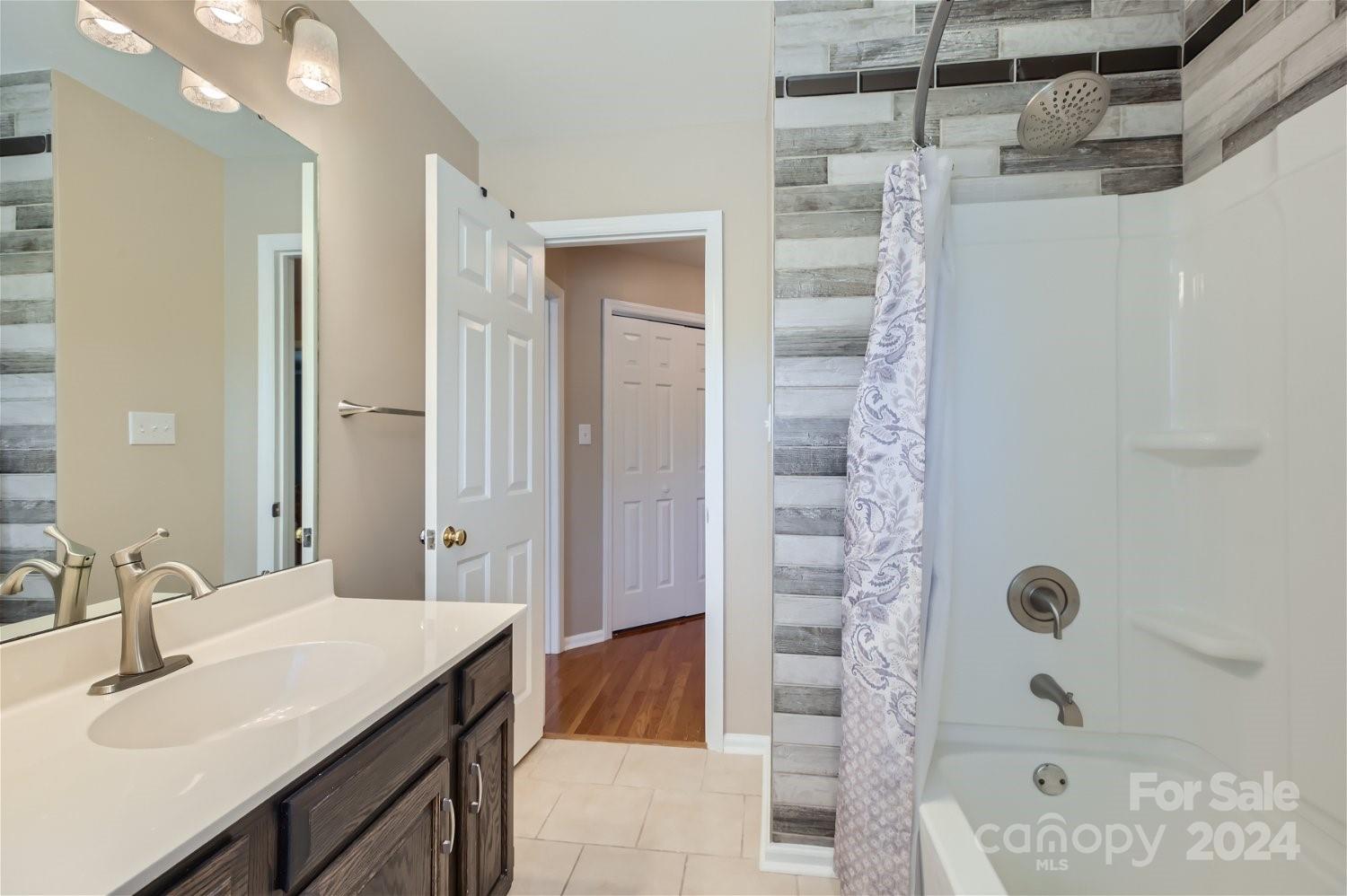 Lantern Green - Residential