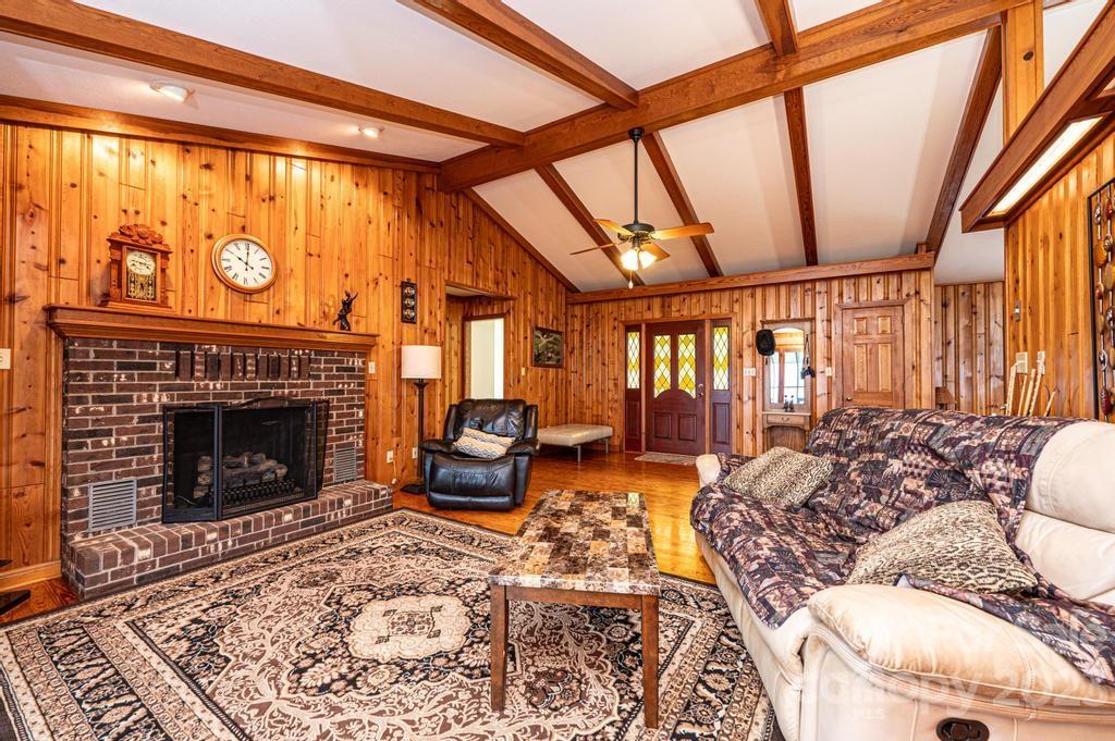 Mineral Springs - Residential