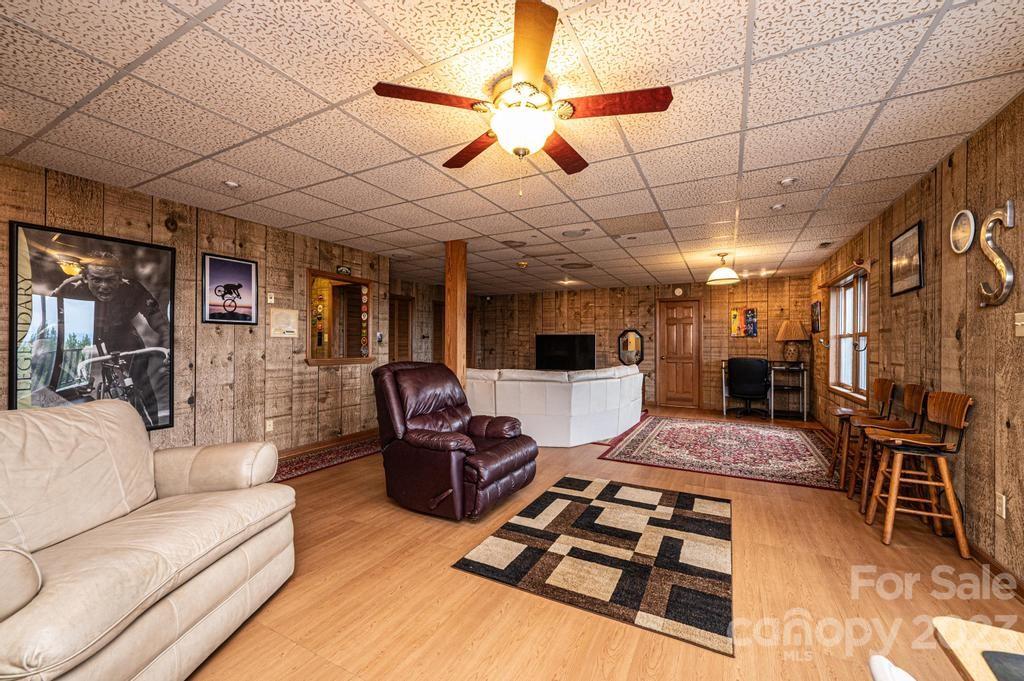 Mineral Springs - Residential