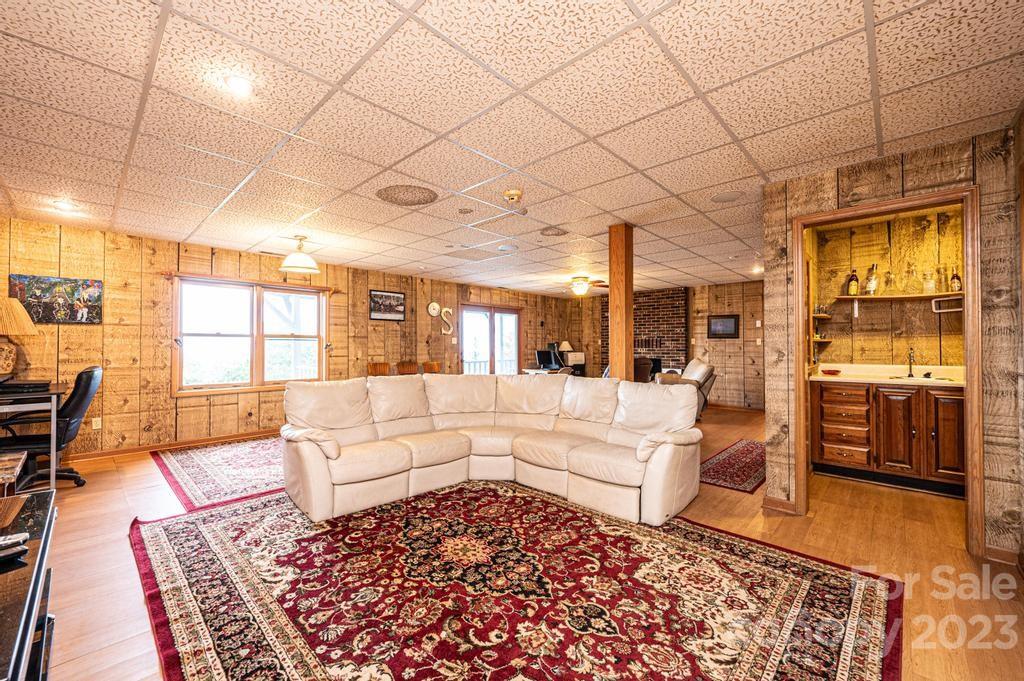 Mineral Springs - Residential