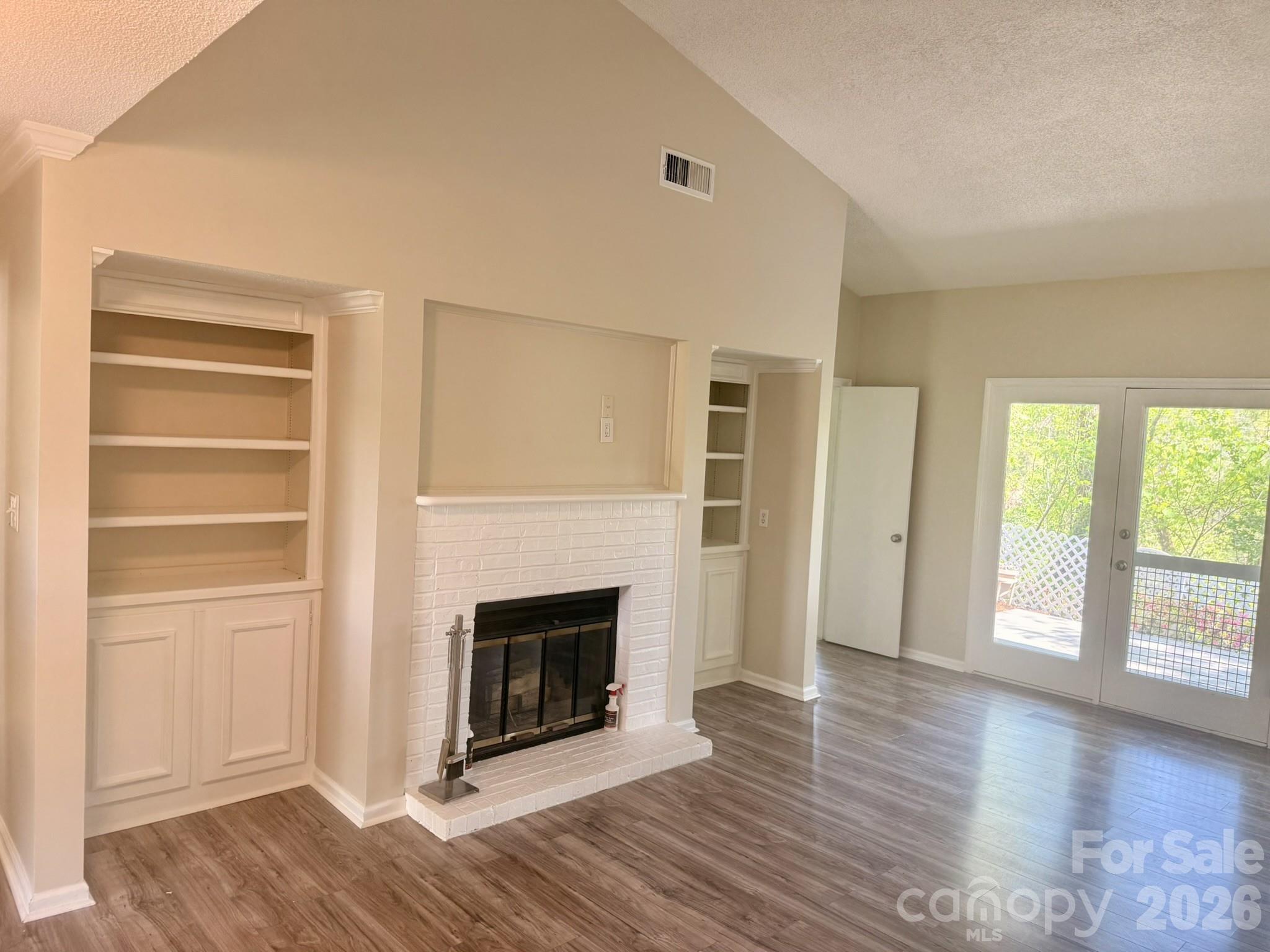 10 Laurel Place Drive