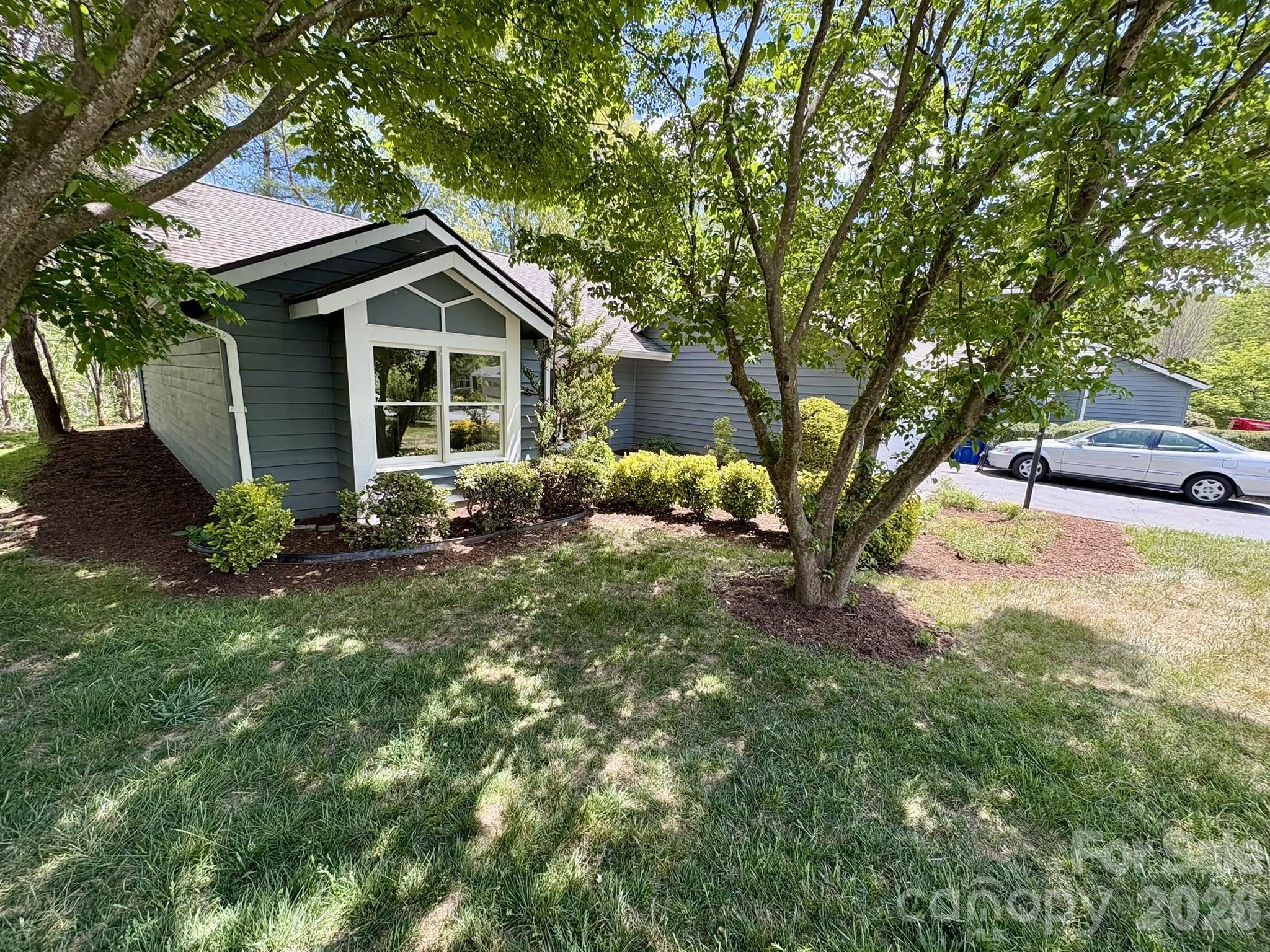 10 Laurel Place Drive