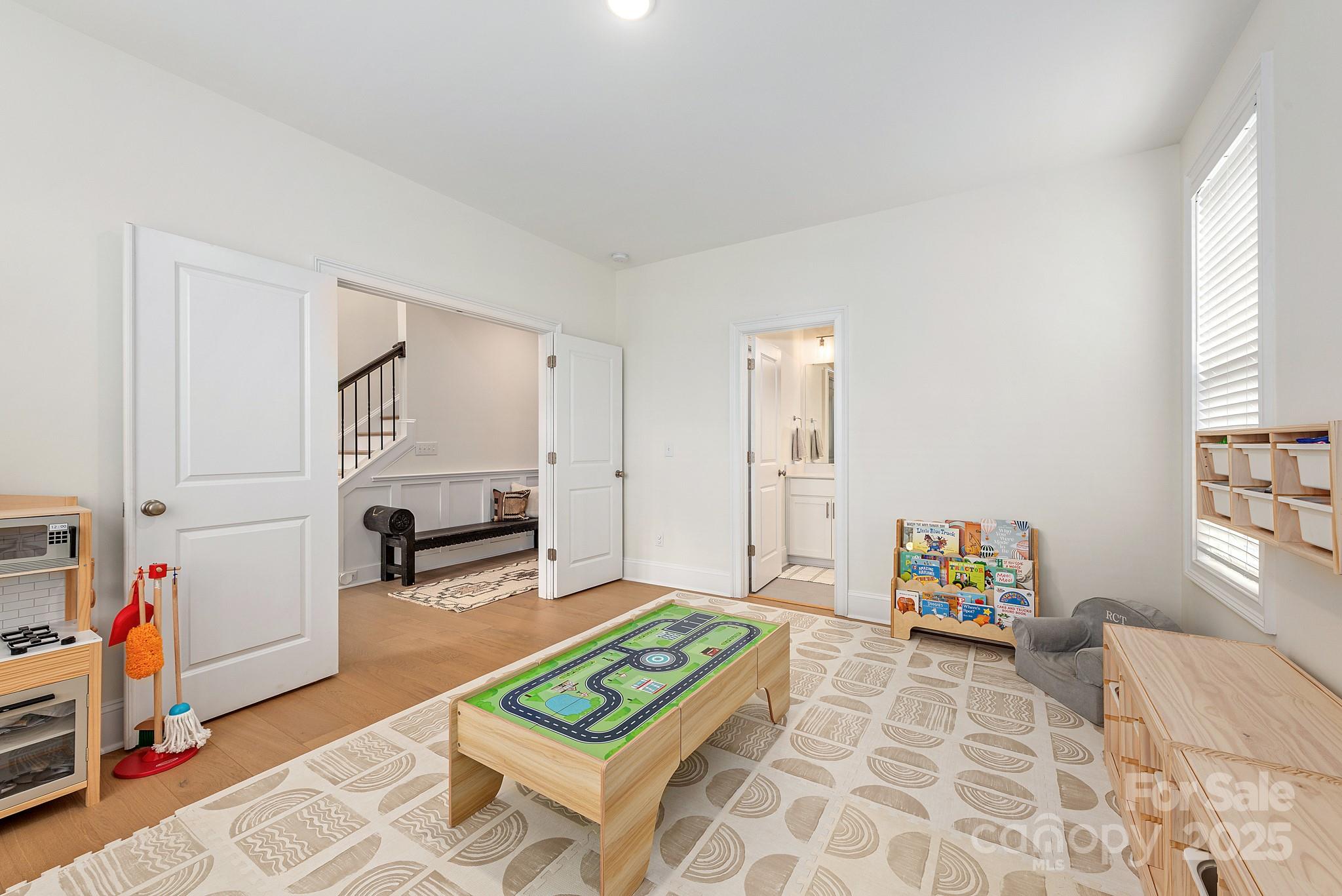 6931 Providence Lane W