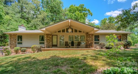 Photo of 22 Tilson Trail, Asheville, NC 28805 (MLS # 4383997)