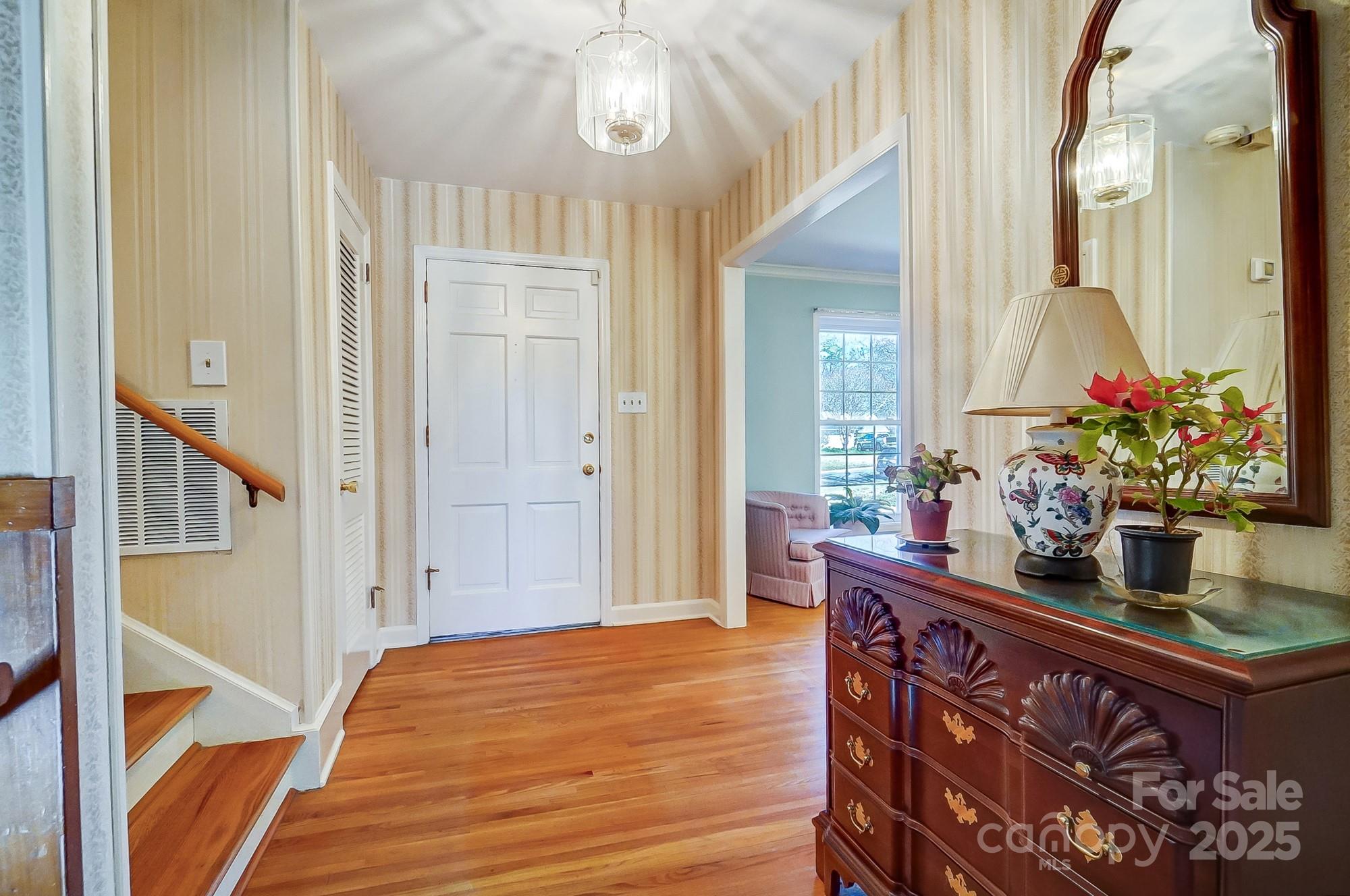 1301 Old Farm Road